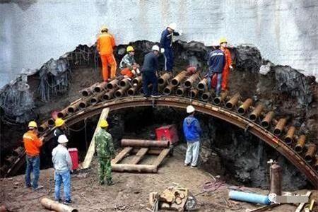 北辰隧道钢花管支护案例